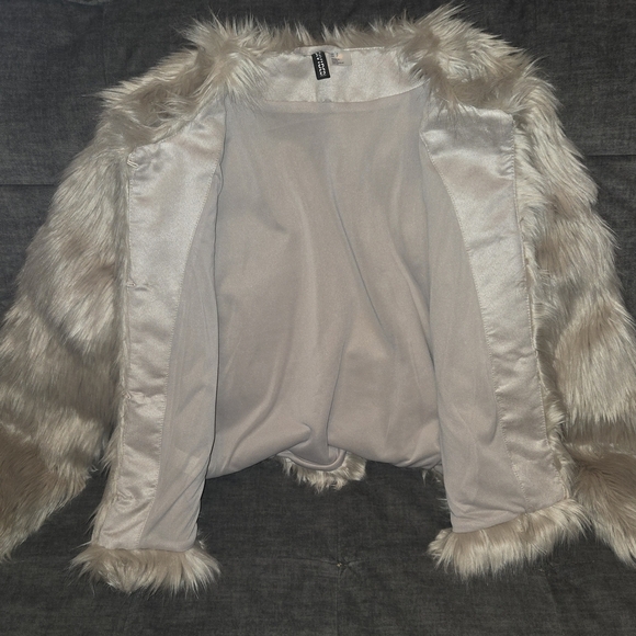 Divided Gray Teddy Jacket Plush Oversized Silhouette GOOD COND SM PRIICE DROP - Picture 1 of 9